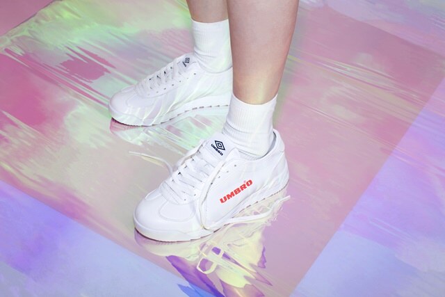 엄브로(UMBRO) LEEDS (리즈) 화이트레드