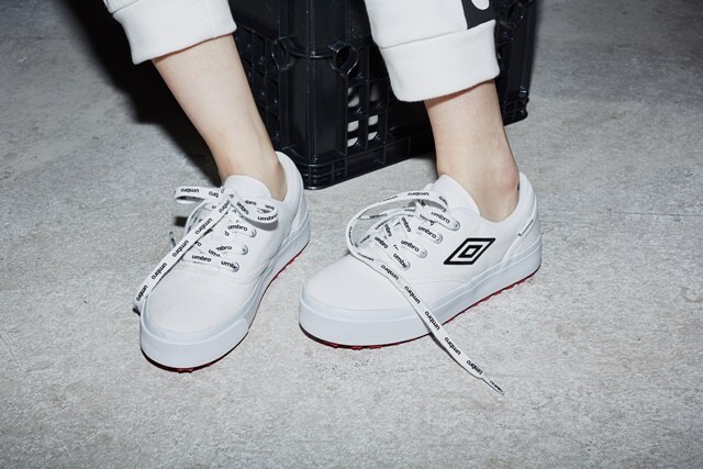 엄브로(UMBRO) DOPE (도프) 화이트