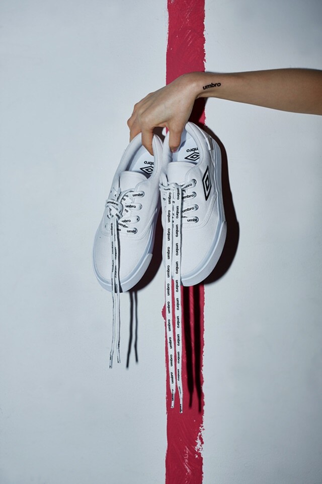 엄브로(UMBRO) DOPE (도프) 화이트