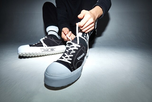 엄브로(UMBRO) DOPE LINER (도프라이너) 블랙 (U8123LVC02)