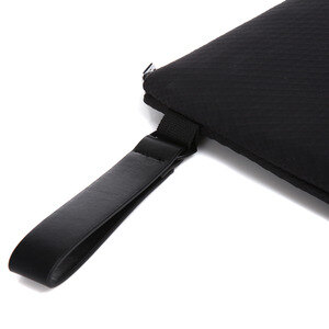 르꼬끄(LECOQ) 여성 3D엠보 스튜디오 클러치백 (Q8122OBG02)