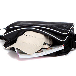 르꼬끄(LECOQ) 남녀공용 시그니쳐 브랜뉴 빅크로스백 (Q8323ABG81)