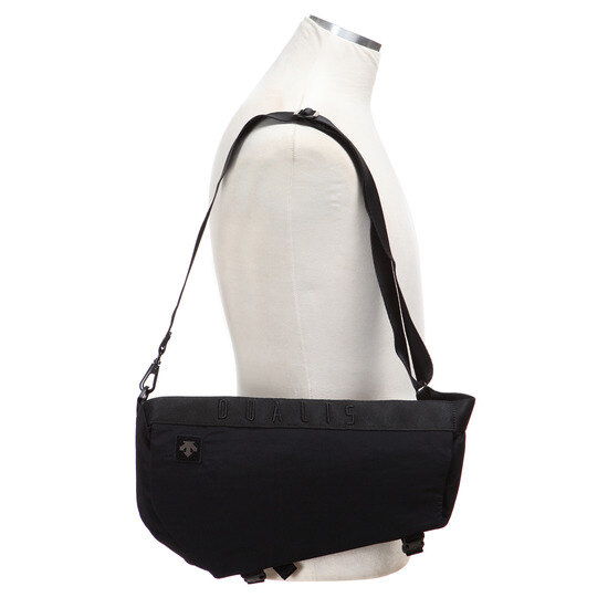 데상트(DESCENTE) 남성 듀얼리스 라지 슬링백 (S8324DBG09)