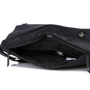 데상트(DESCENTE) 남성 듀얼리스 라지 슬링백 (S8324DBG09)