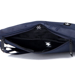 데상트(DESCENTE) 남성 듀얼리스 라지 슬링백 (S8324DBG09)