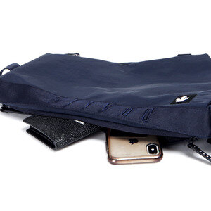 데상트(DESCENTE) 남성 듀얼리스 라지 슬링백 (S8324DBG09)