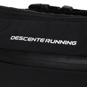 데상트(DESCENTE) [신상품]남녀공용 러닝 울트라라이트 메신저백(M) (S8326RBG23)