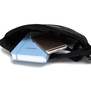 데상트(DESCENTE) [신상품]남녀공용 러닝 울트라라이트 메신저백(M) (S8326RBG23)