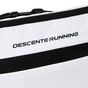 데상트(DESCENTE) [신상품]남녀공용 러닝 울트라라이트 메신저백(M) (S8326RBG23)