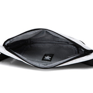 데상트(DESCENTE) [신상품]남녀공용 러닝 울트라라이트 메신저백(M) (S8326RBG23)