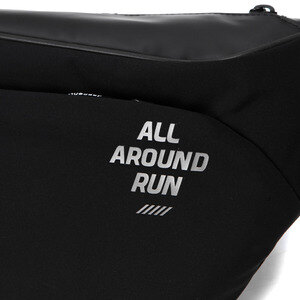 데상트(DESCENTE) [신상품]남녀공용 AAR 세로형 메신저백(L) (S8326VBG05)