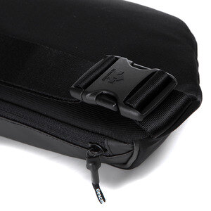 데상트(DESCENTE) [신상품]남녀공용 AAR 세로형 메신저백(L) (S8326VBG05)