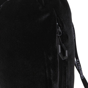 데상트(DESCENTE) 여성 스키 벨벳 크로스백 (S8425YBG29)