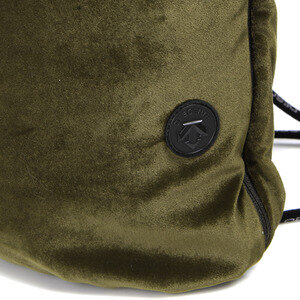 데상트(DESCENTE) 여성 스키 벨벳 크로스백 (S8425YBG29)