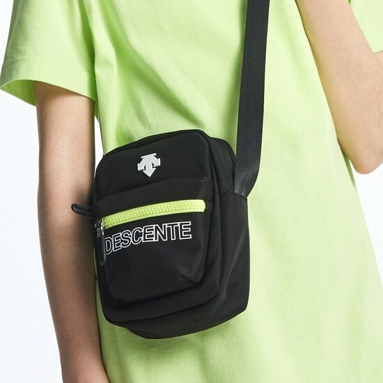 데상트(DESCENTE) [19SS 신상]영애슬릿 남녀공용 아카이브 미니 크로스백 (S912JHBG14)