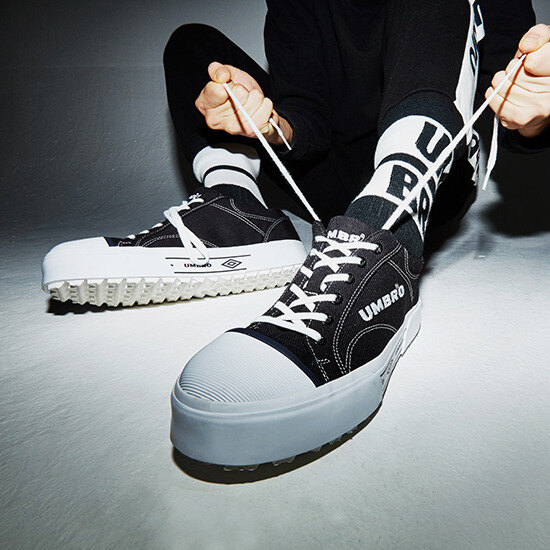 엄브로(UMBRO) DOPE LINER (도프라이너) 블랙 (U8123LVC02)