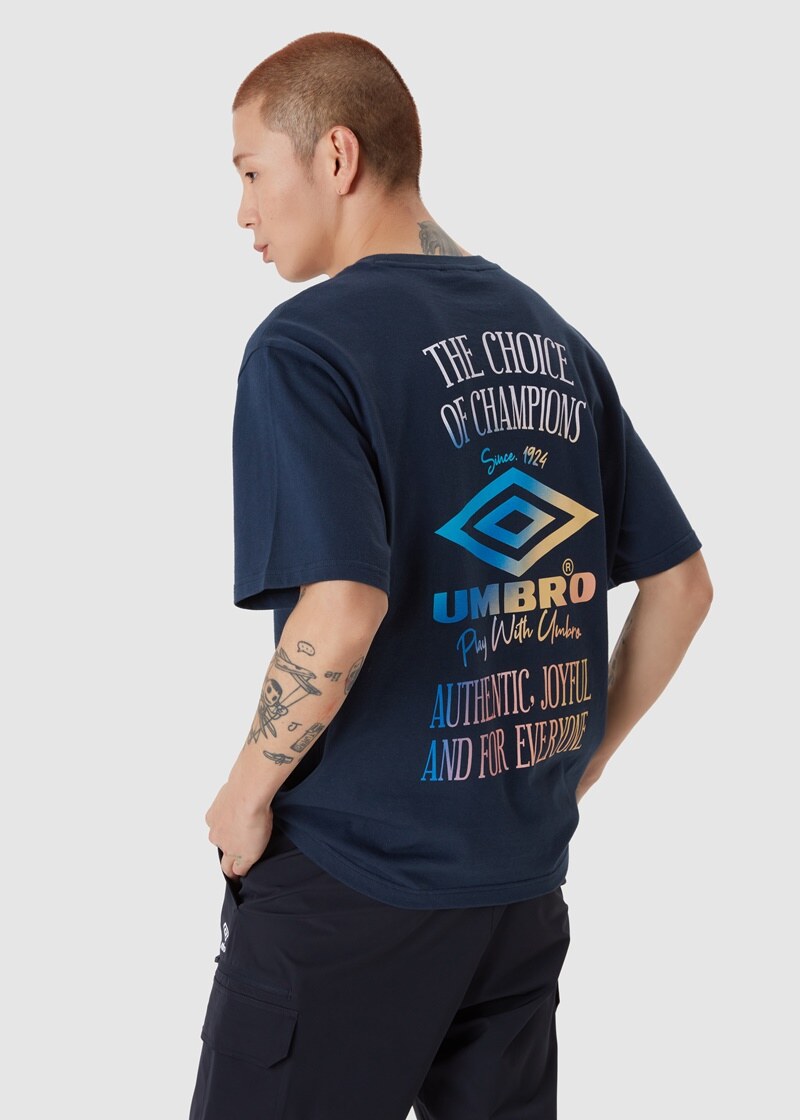 Tシャツ・カットソー UMBRO HBL CELEB Graphic Short Sleeve T-Shirt Mid BlueUP121CR UMBRO HBL CELEB Cropped Short Sleeve Tシャツ クロップド
