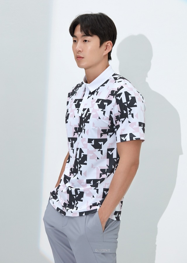 [DESCENTE GOLF] 남성 시즌 패턴 반팔 티셔츠