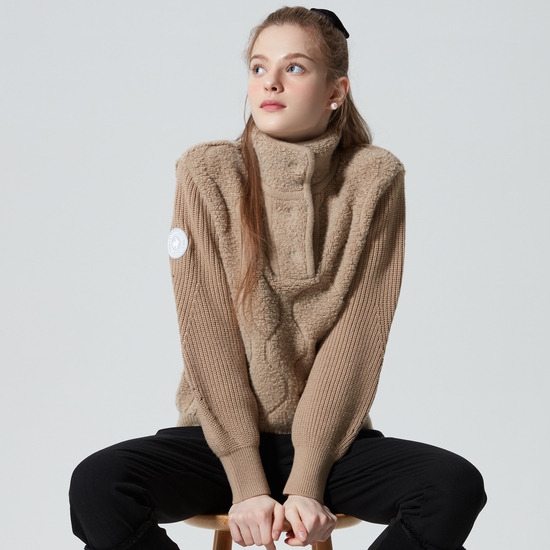 여성 부클 퀼팅 스웨터