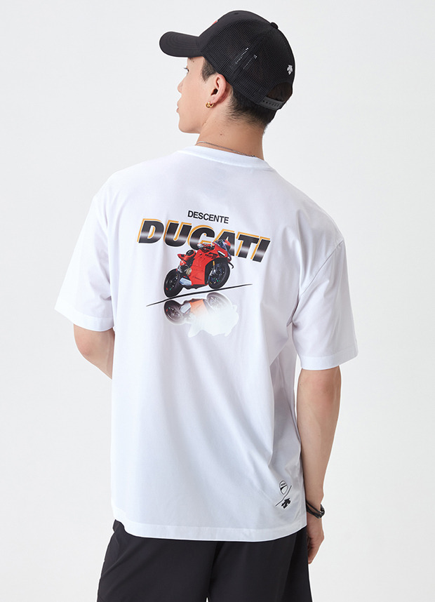 [데상트X두카티] 남성 바이크 그래픽 오버핏 반팔 티셔츠