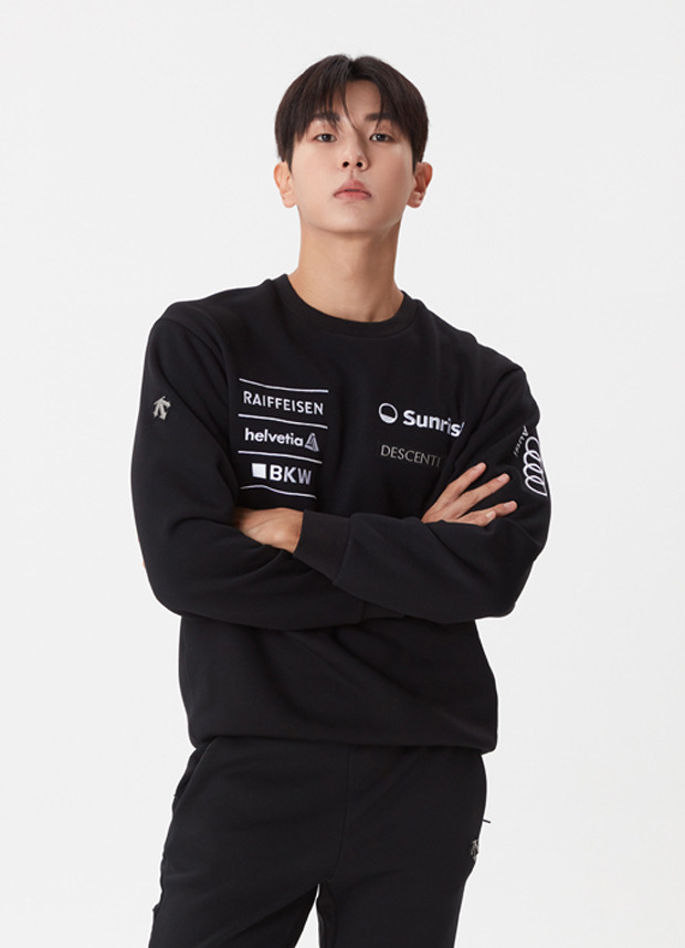 스위스 스키팀 자수 그래픽 맨투맨