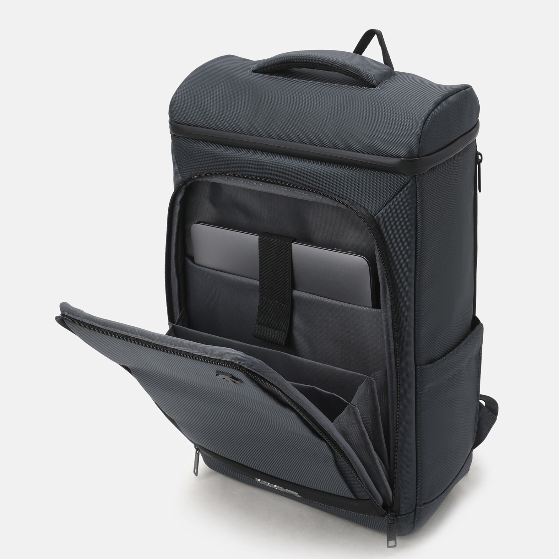 [DESCENTE] 도스 백팩 (23L)
