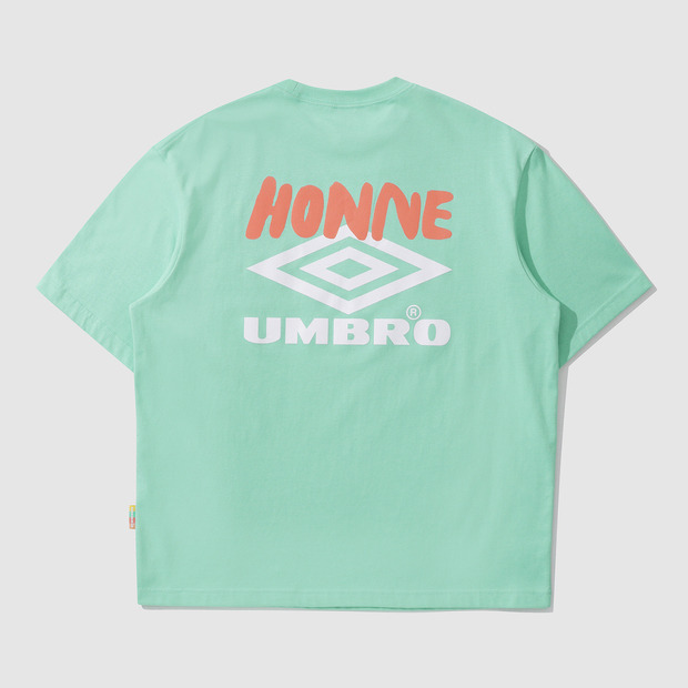 UMB X HONNE 혼네 로고 반팔 티셔츠